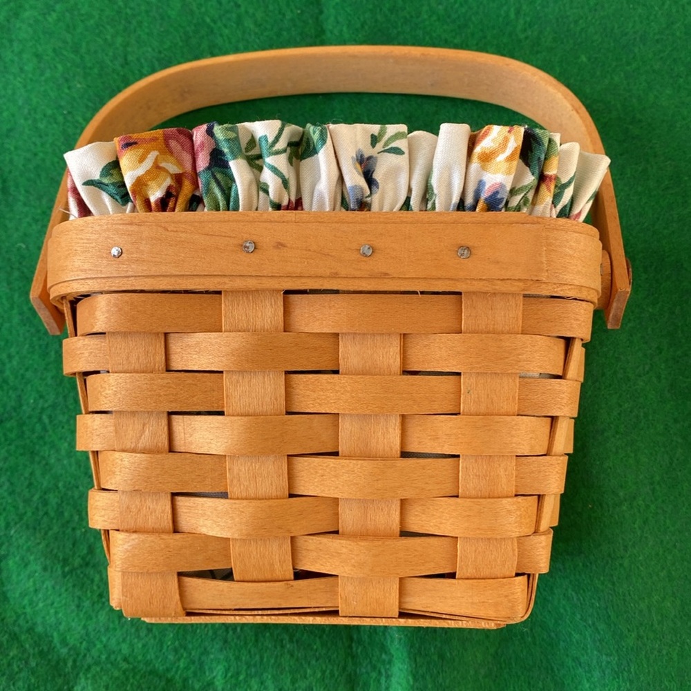 Longaberger Basket  1997 - Handwoven Basket Vintage 1997